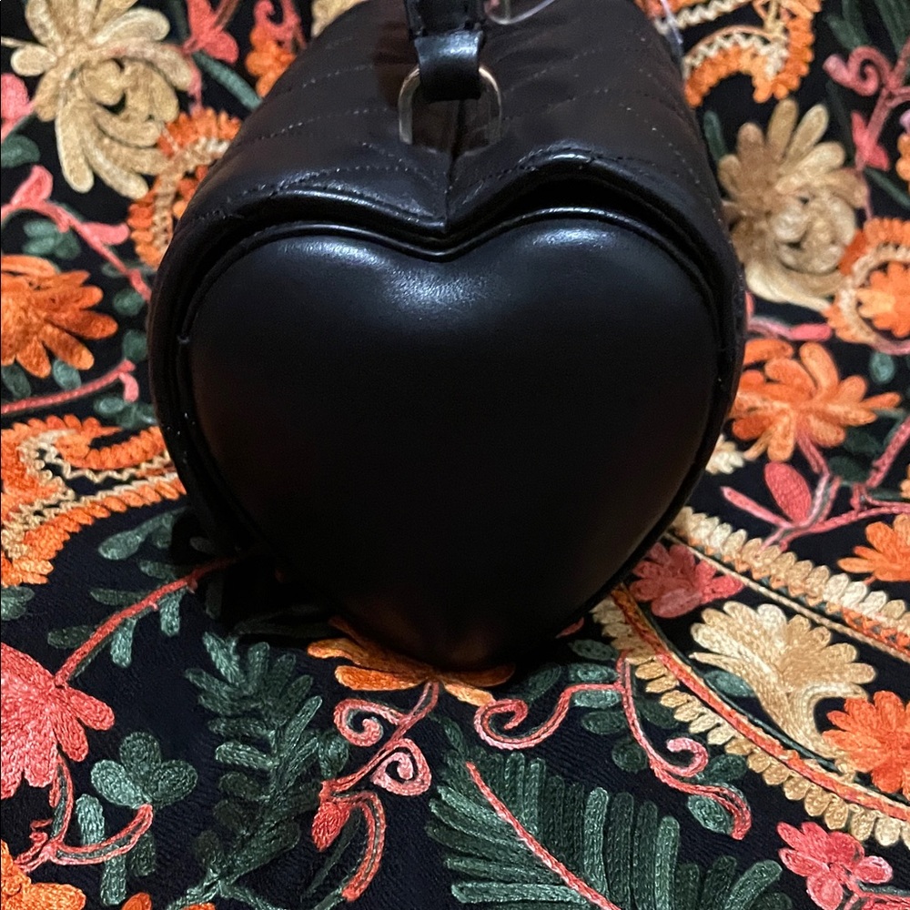 Kate Spade Black Quilted Heart barrel Cross body  Bag - Picture 2 of 7